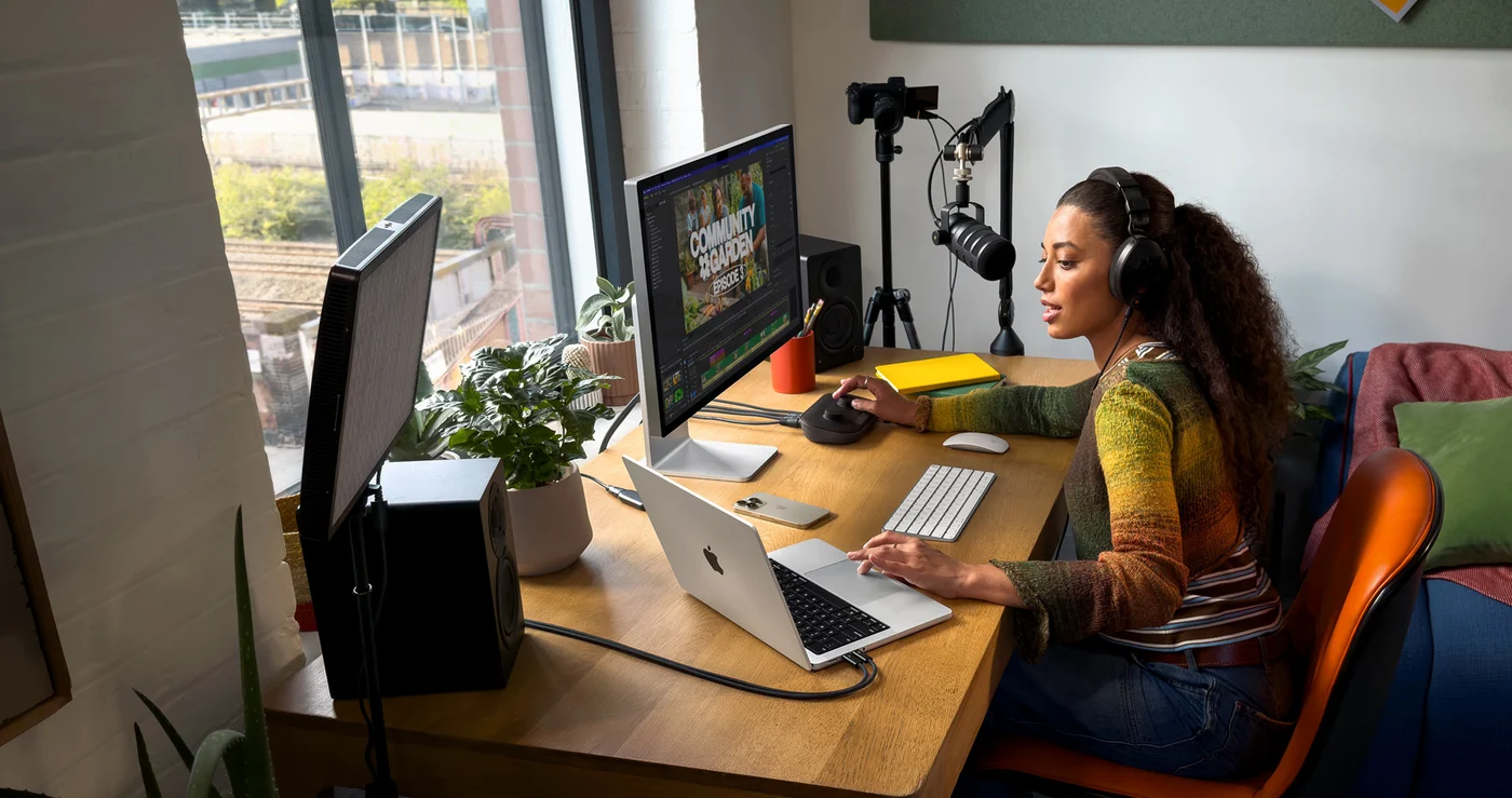 MacBook Pro M1 Pro 14 inch màu MacBook Pro M1 Pro 14 inch — màu khác cùng dòng